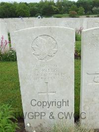 Etaples Military Cemetery - Wallis, Percy